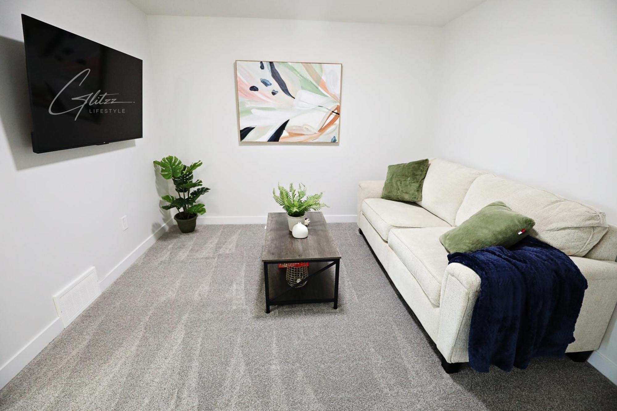 Beautiful Home With 4 King Beds,Airport,Disney+ Edmonton Exterior foto